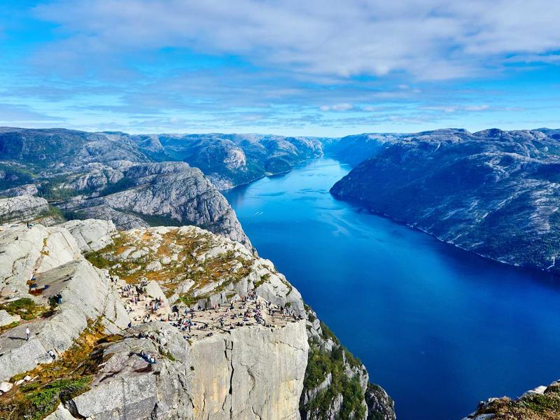 意大利五渔村<br>lys7ijqq.cn 悬崖彩色房子